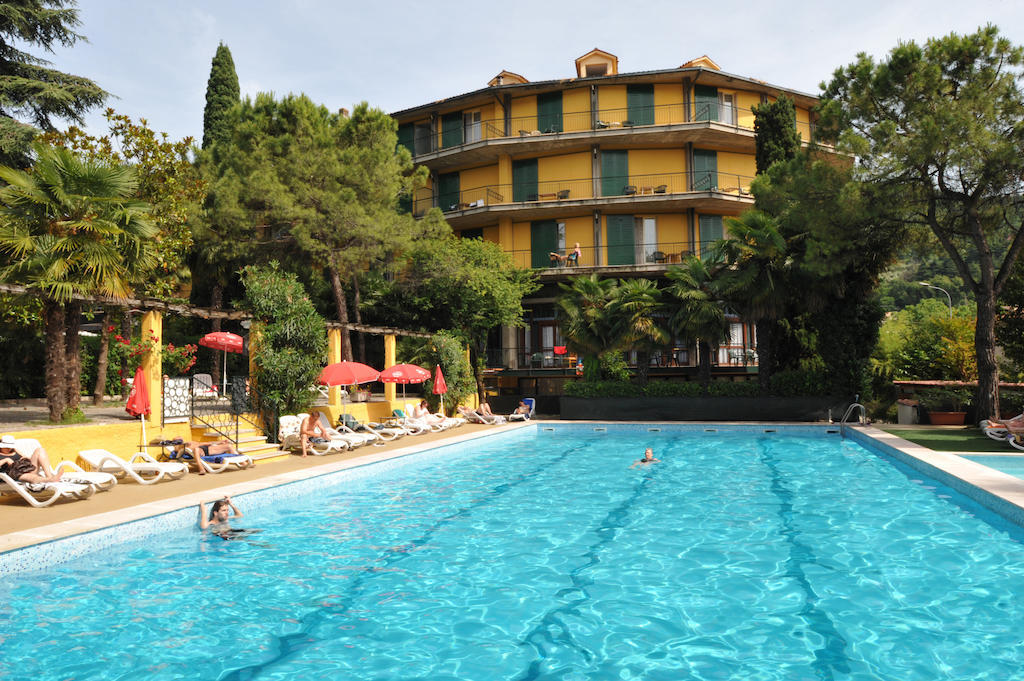 Hotel Palme&Suite Garda  Esterno foto