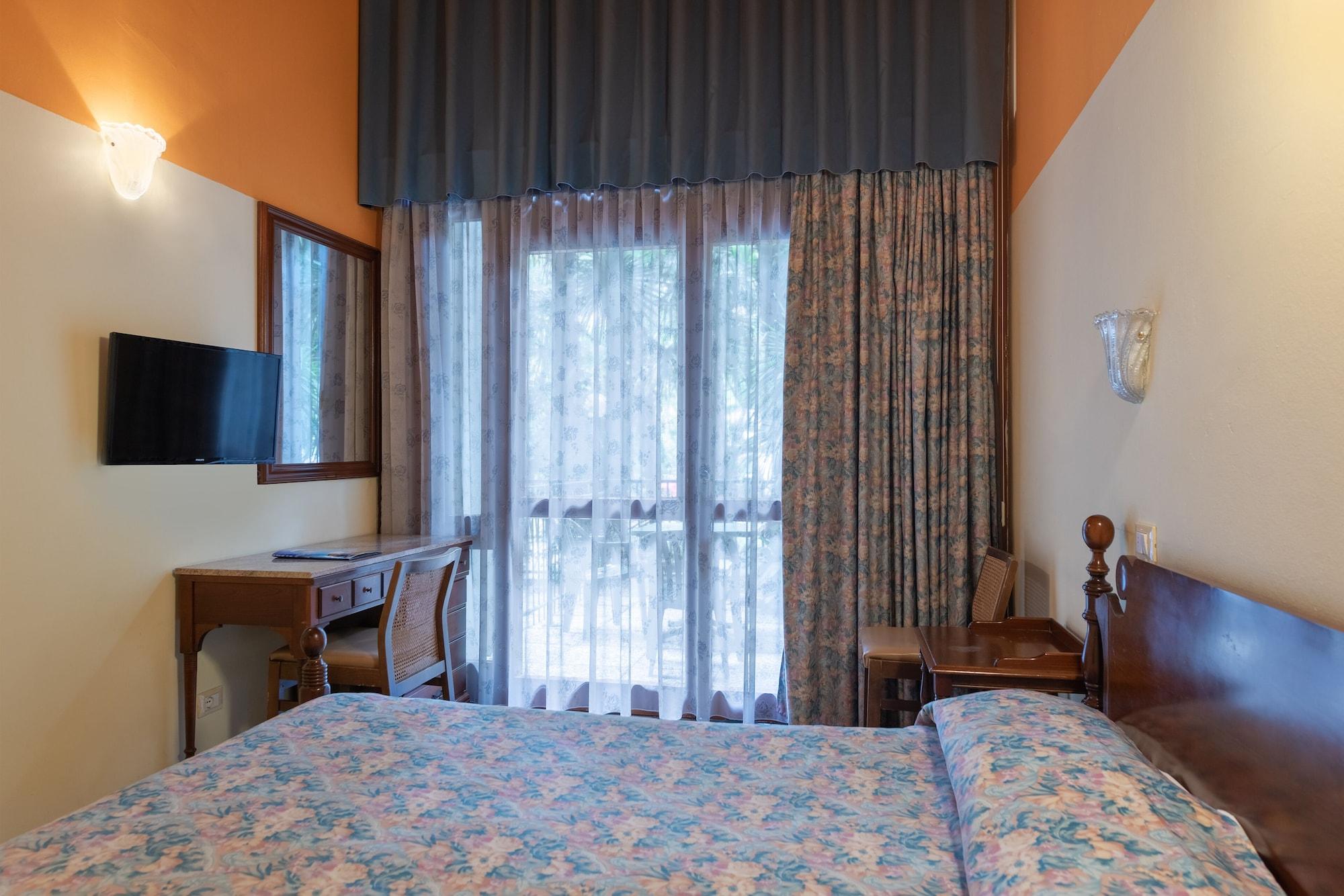 Hotel Palme&Suite Garda  Esterno foto
