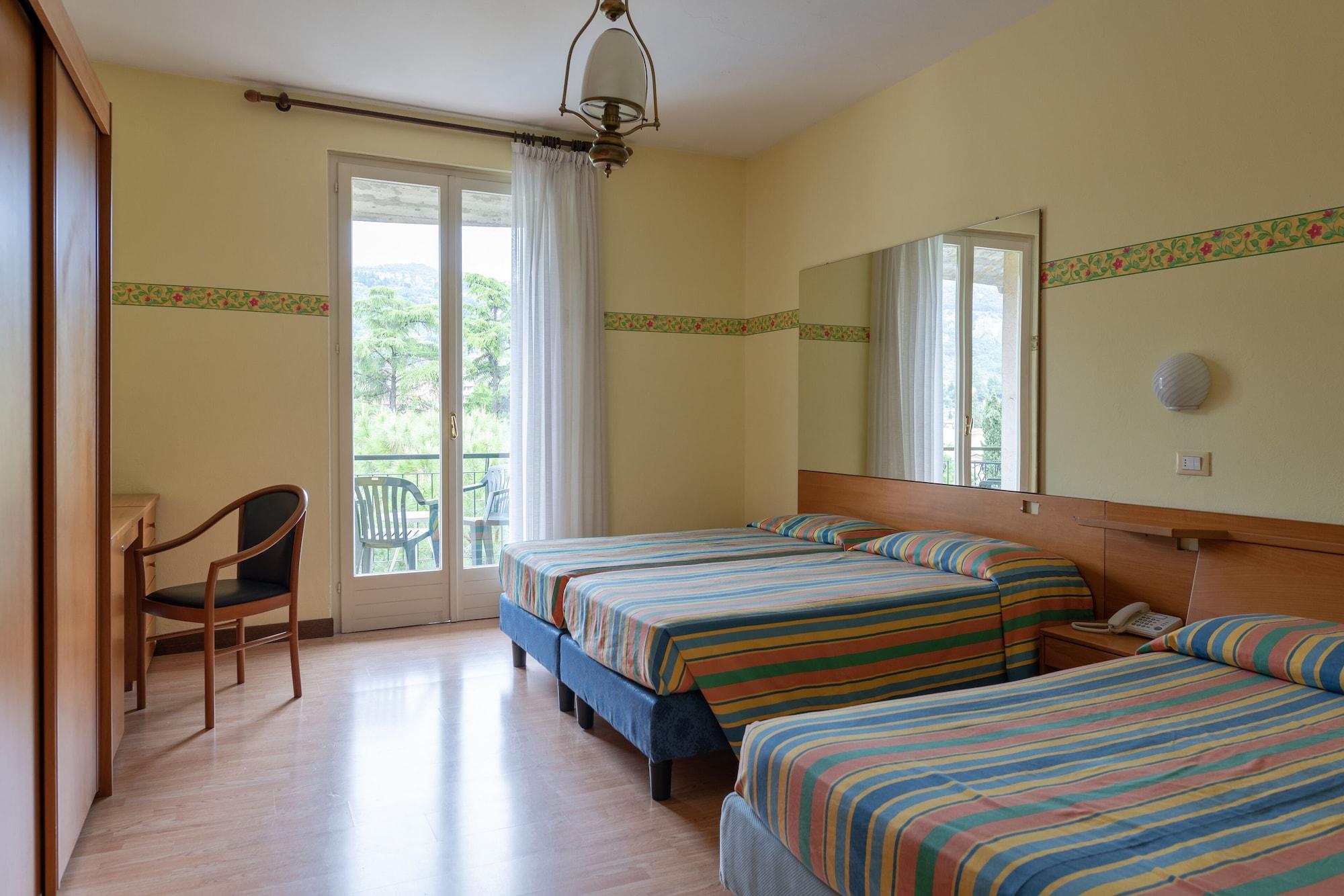 Hotel Palme&Suite Garda  Esterno foto
