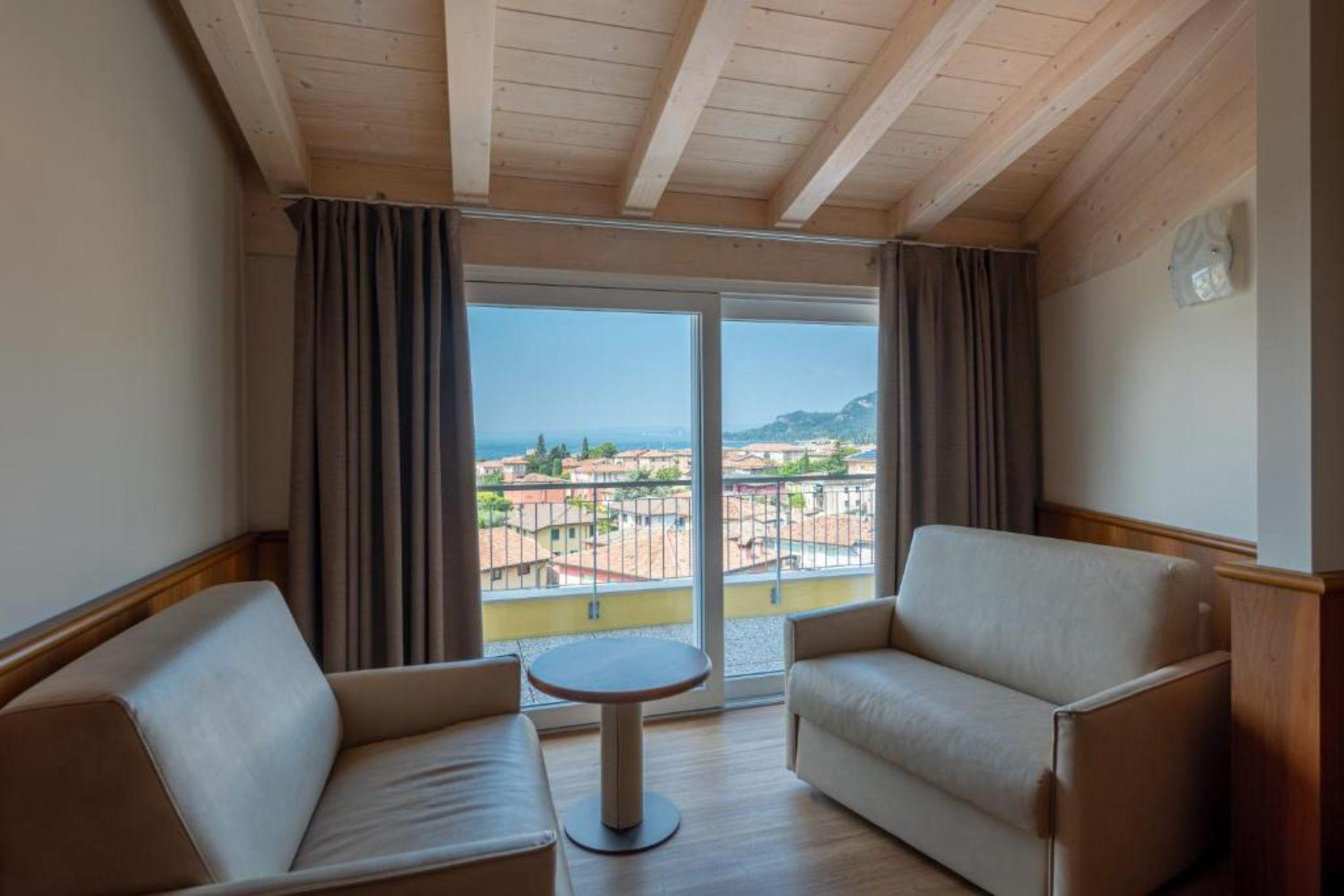 Hotel Palme&Suite Garda  Esterno foto
