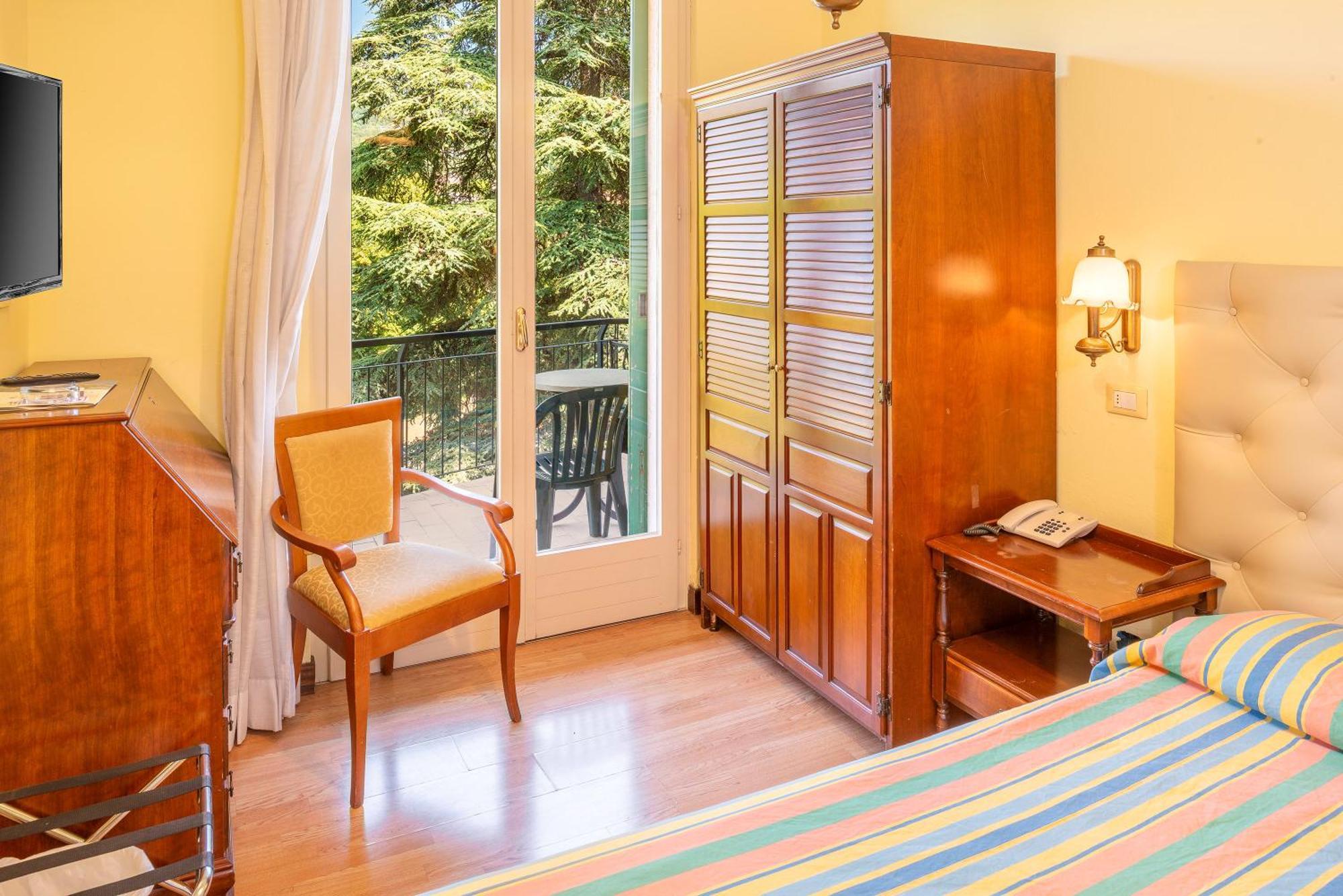 Hotel Palme&Suite Garda  Esterno foto
