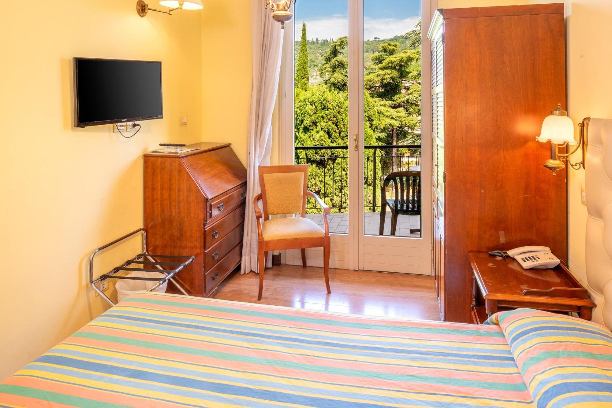 Hotel Palme&Suite Garda  Esterno foto