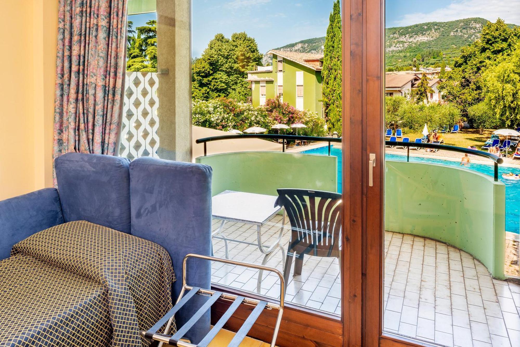 Hotel Palme&Suite Garda  Esterno foto