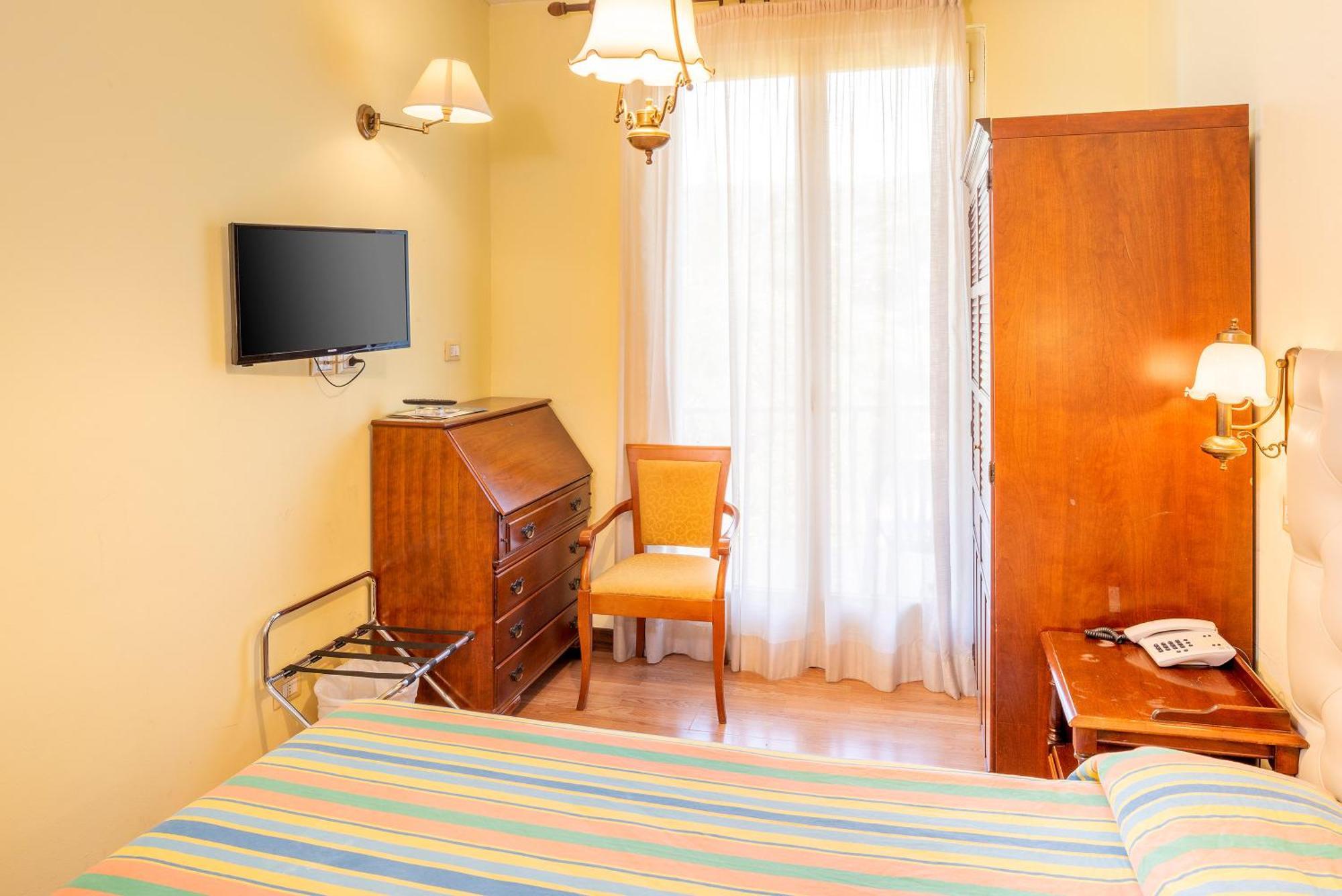 Hotel Palme&Suite Garda  Esterno foto